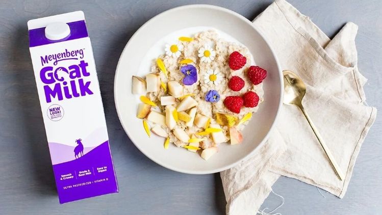 Overnight Oats with Goat Milk