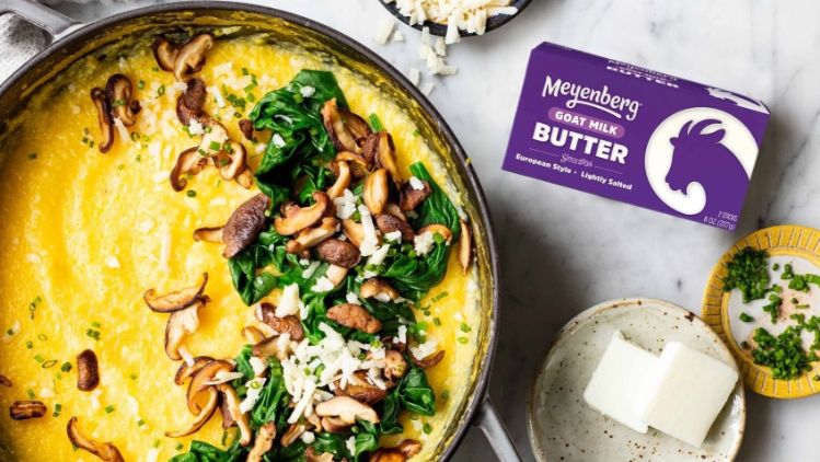 Creamy Polenta with Mushrooms and Cheddar Cheese