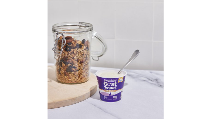 meyenberg-goat-milk-yogurt-vanilla-images-2